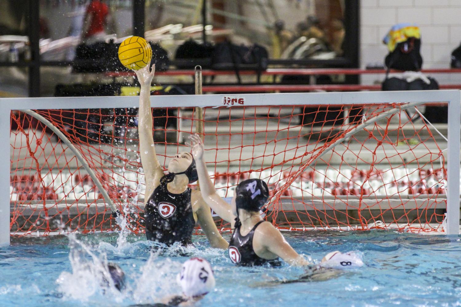 <a href='http://gir.aaay5.com'>博彩网址大全</a> student athletes compete in a water polo tournament on campus.